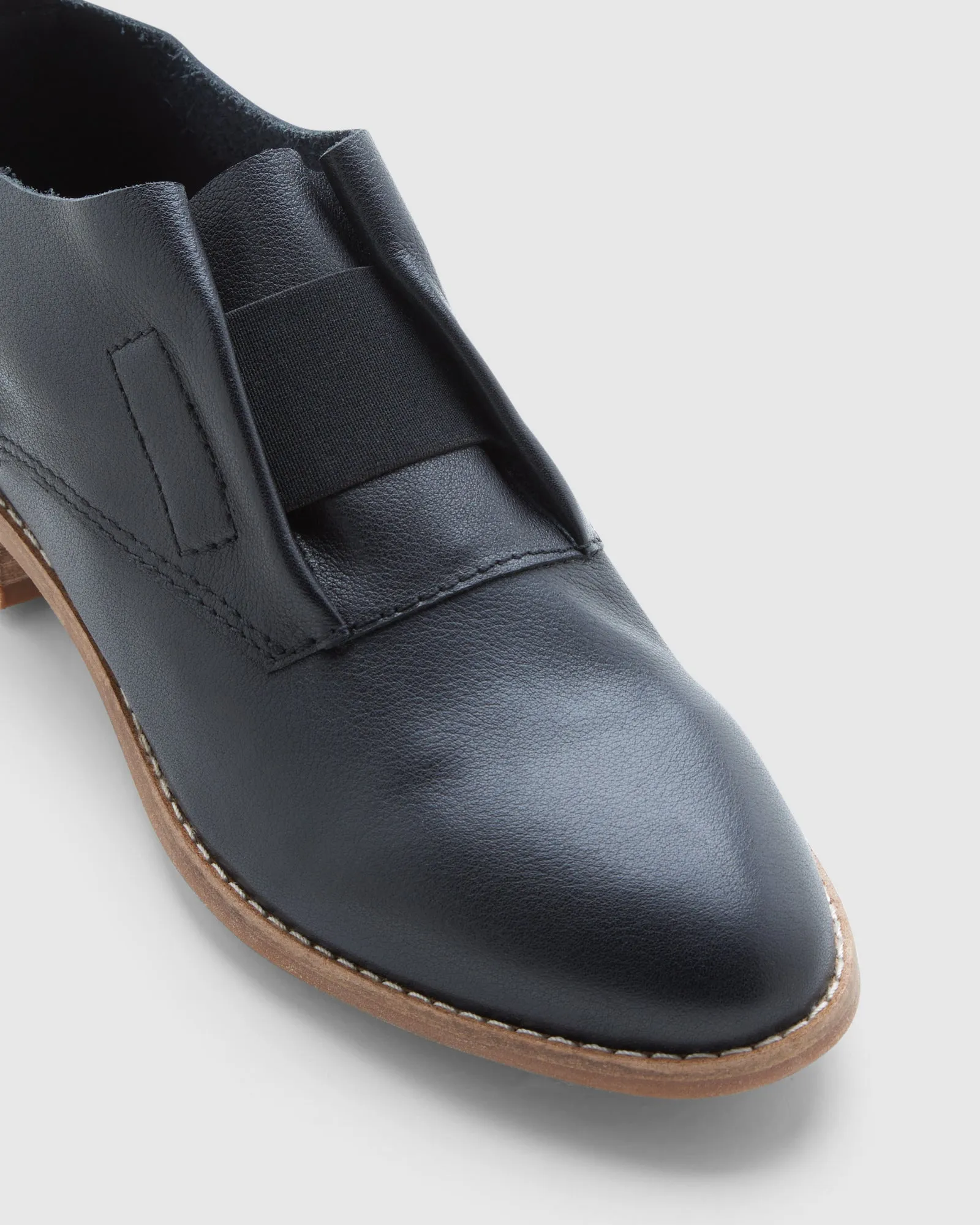 Clever Black