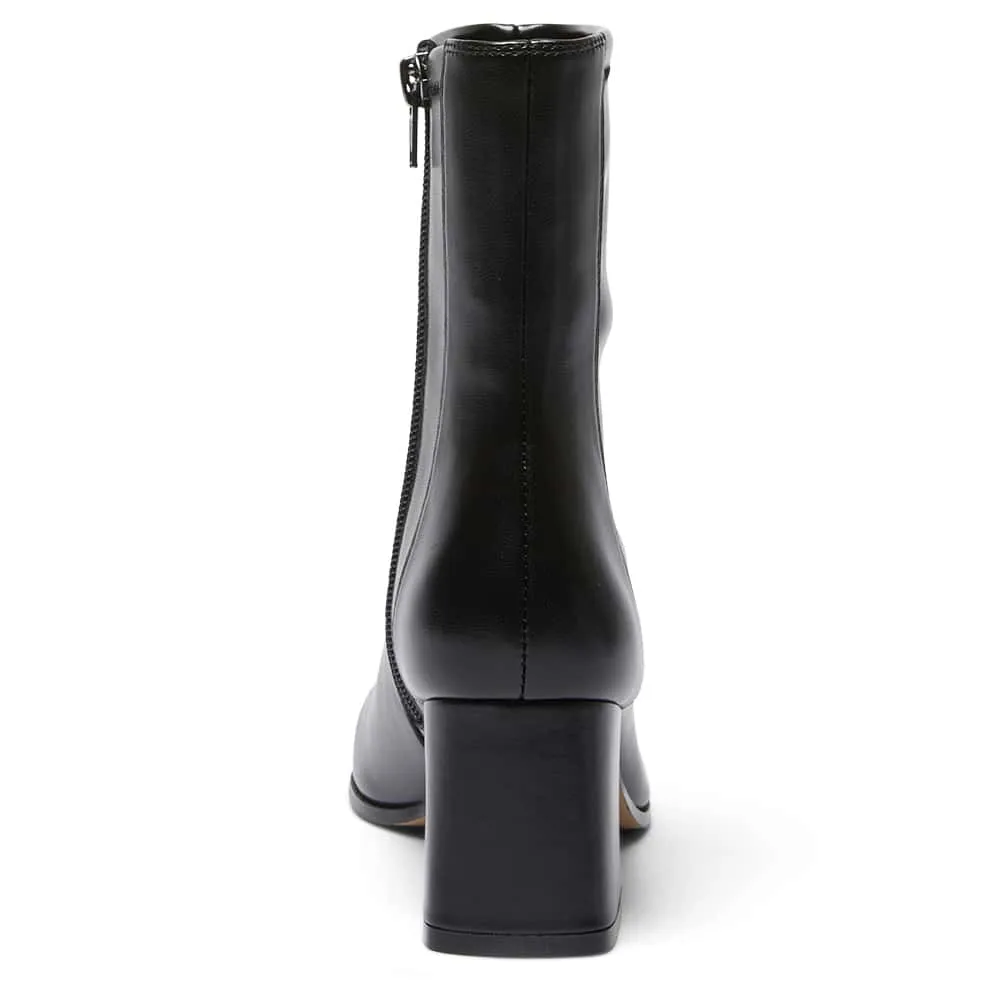 Hampton Boot in Black