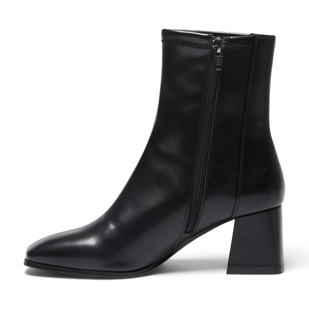 Hampton Boot in Black