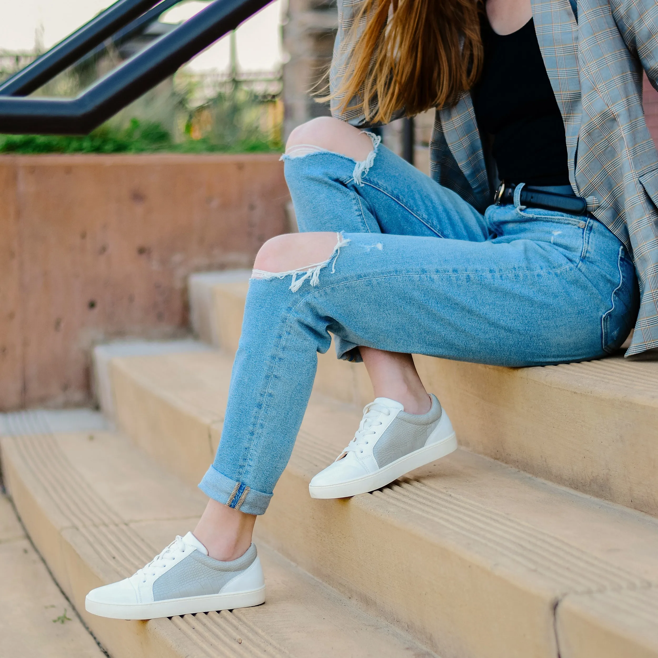 Journee Collection Women's Tru Comfort Foam Lynz Sneakers