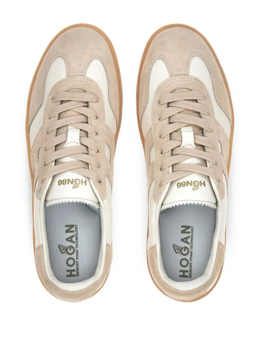 Light White Sneakers With Smooth And Suede Textures