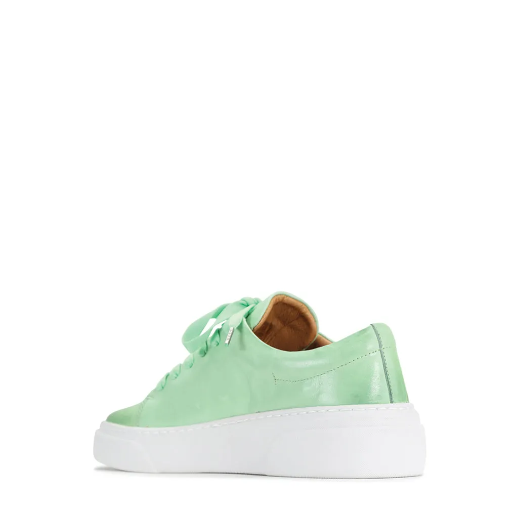 MINIMAL LEATHER ZIPPER SNEAKER