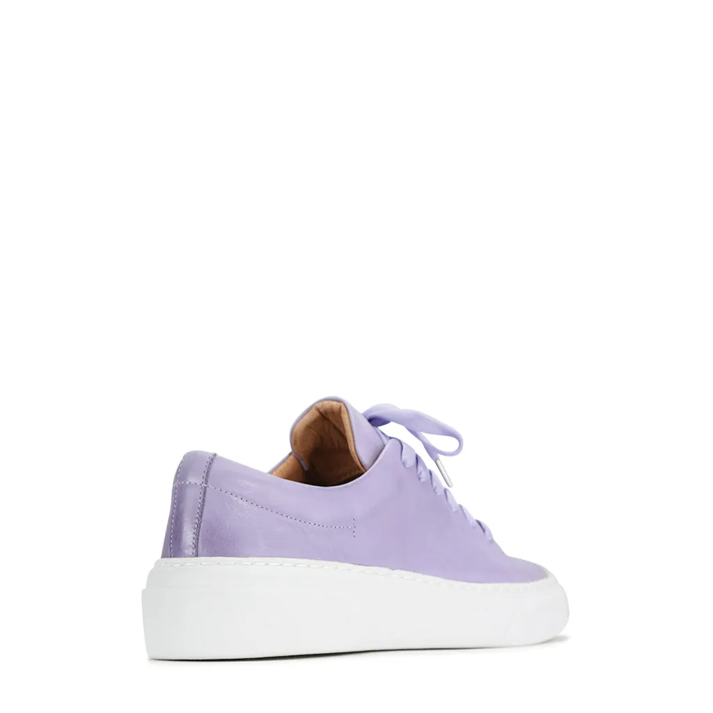 MINIMAL LEATHER ZIPPER SNEAKER