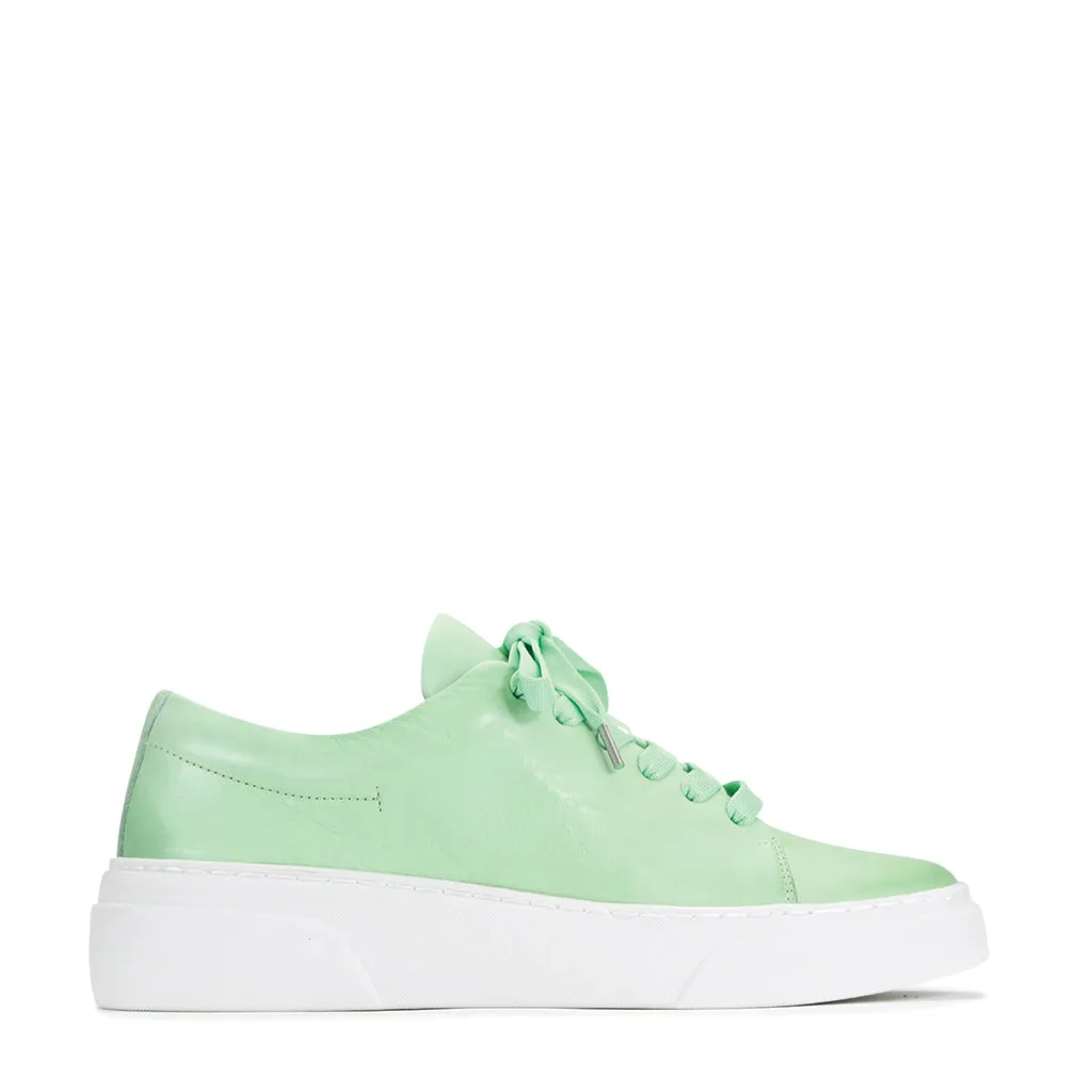 MINIMAL LEATHER ZIPPER SNEAKER