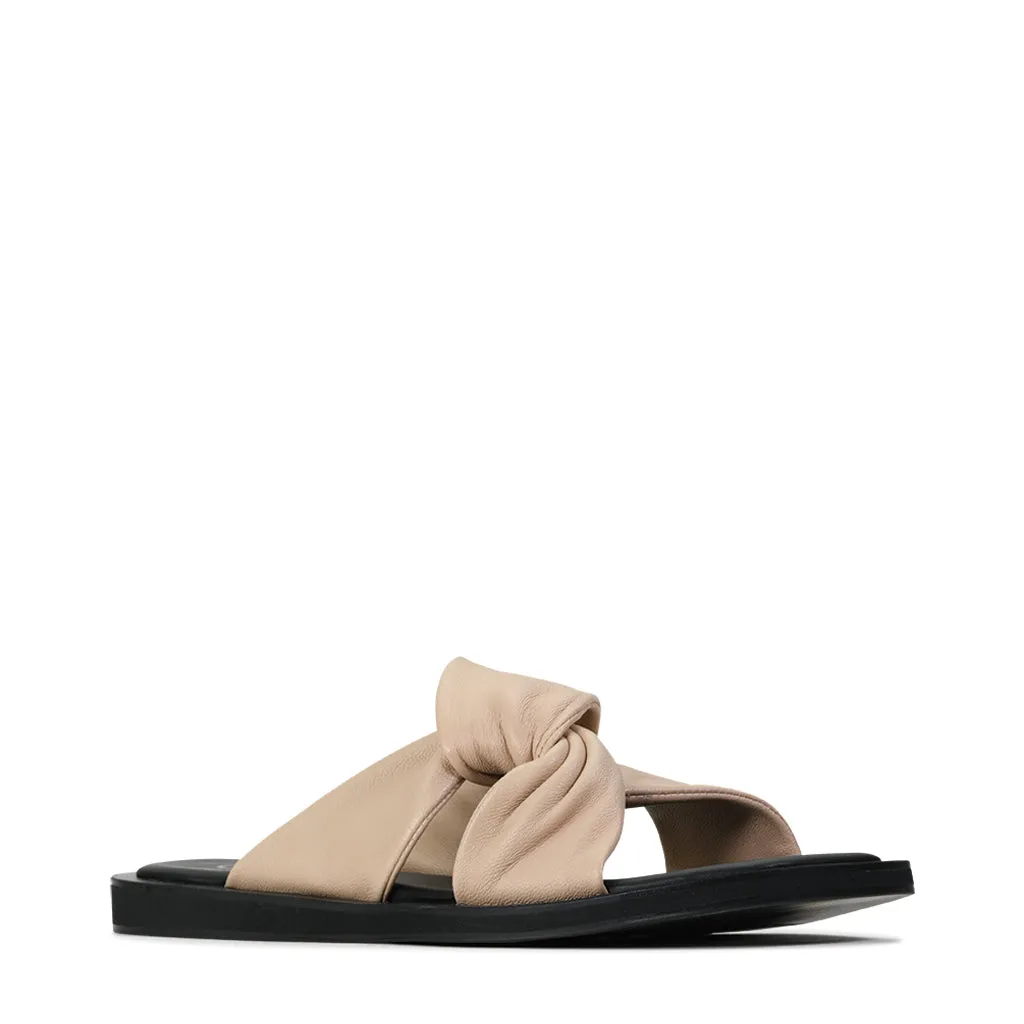 MISTIQUE CROSSOVER SANDALS