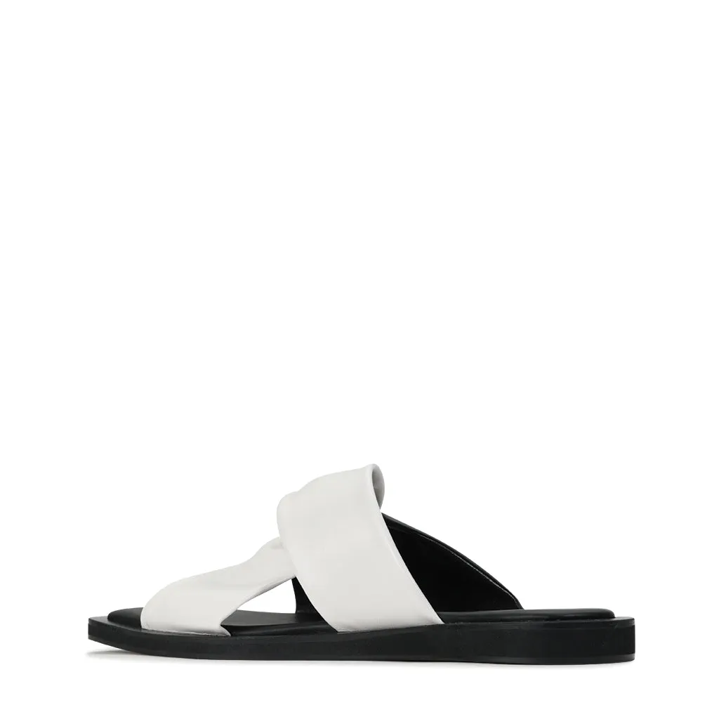 MISTIQUE CROSSOVER SANDALS
