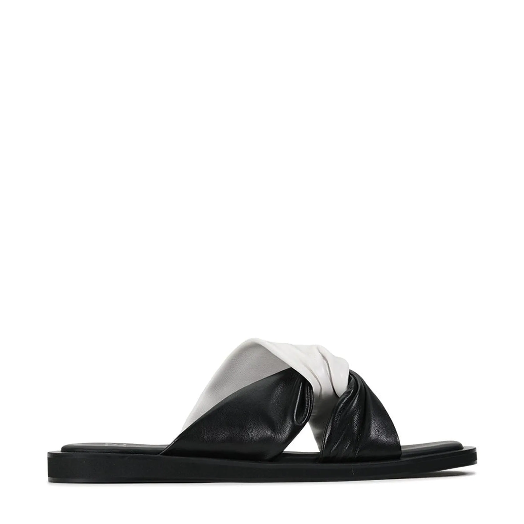 MISTIQUE CROSSOVER SANDALS