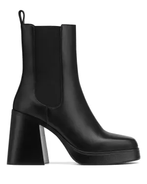 Sabetha Leather Black