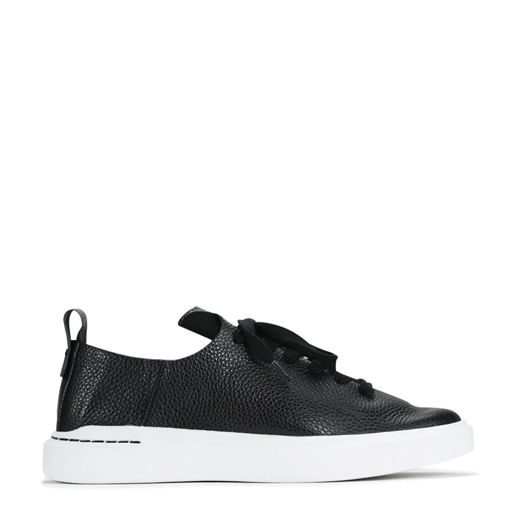 SOCKETTE LEATHER SNEAKER