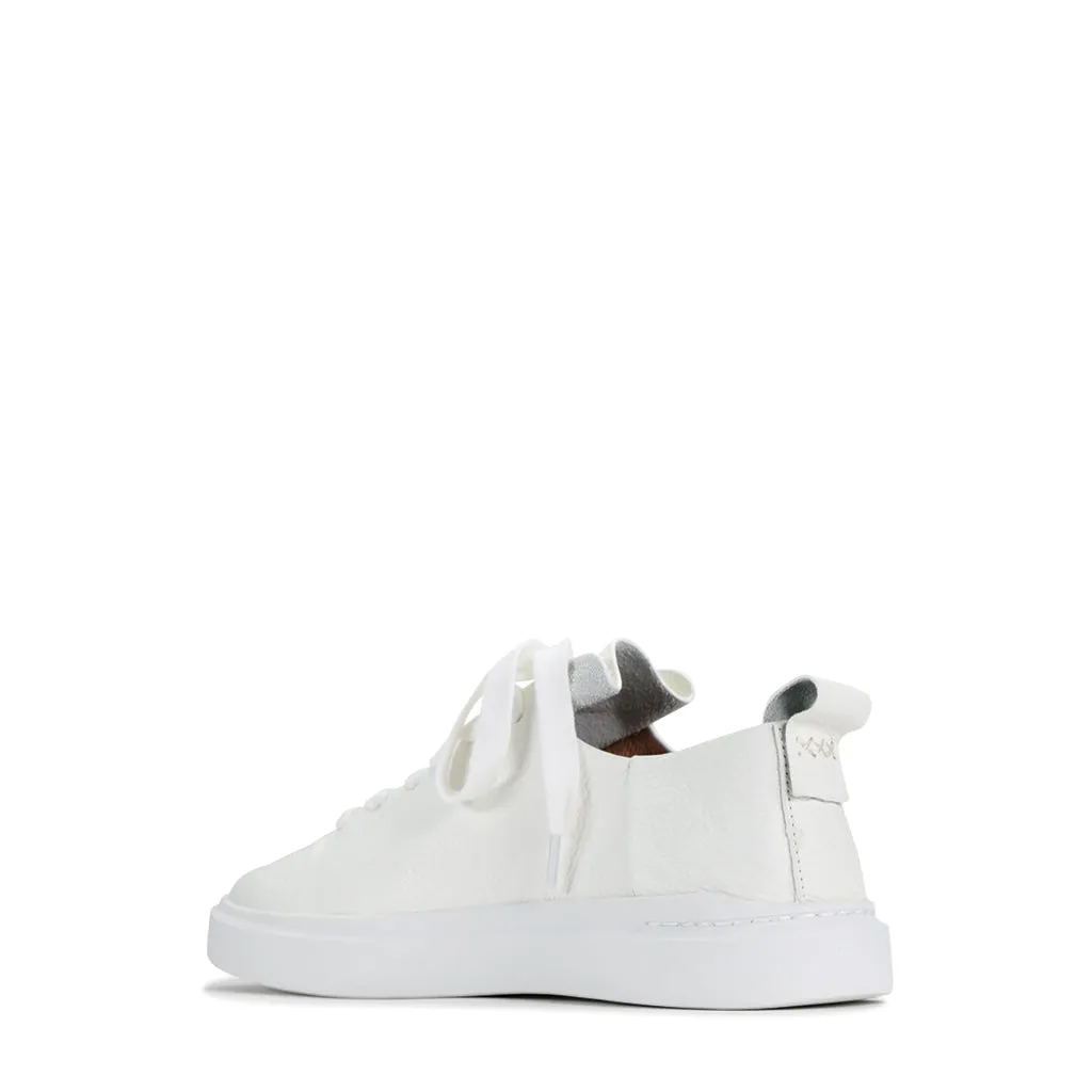 SOCKETTE LEATHER SNEAKER
