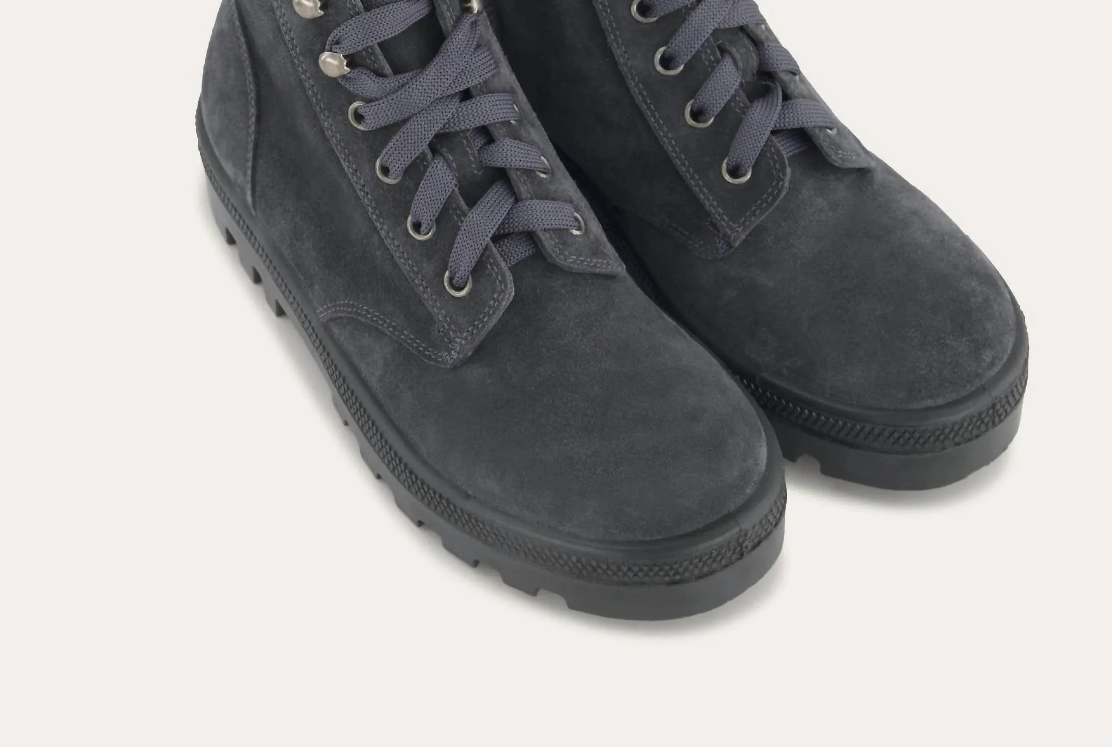 Women's Canoe Tie Boots - Medium In Charcoal Suede