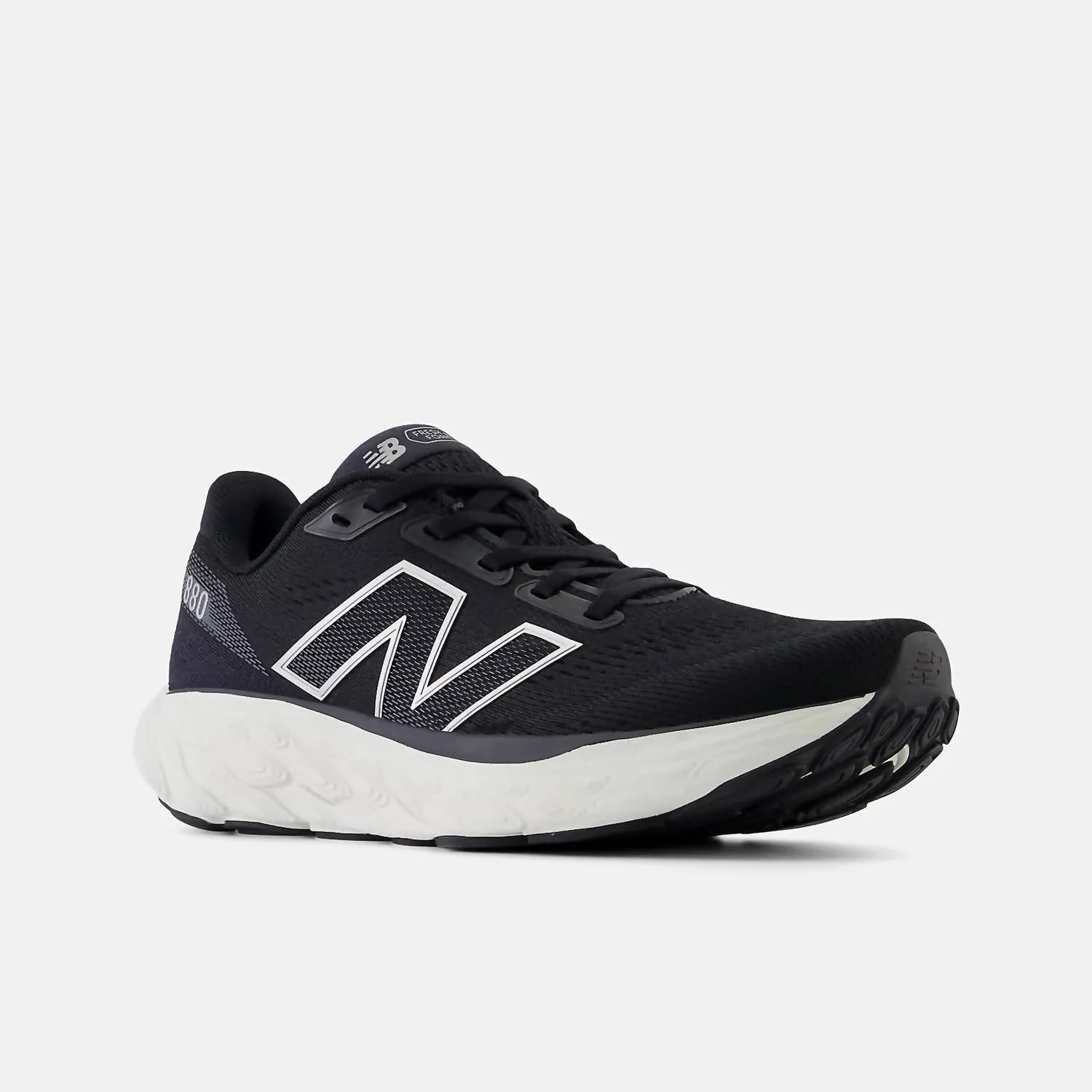 Women's Fresh Foam 880V14 Running Shoes In Black/white