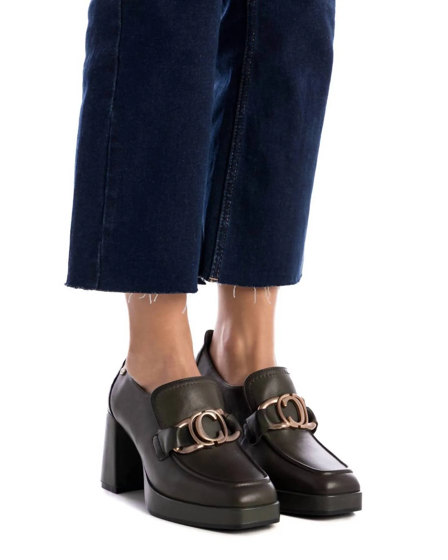 Women's Leather Moccasins In Kakhi