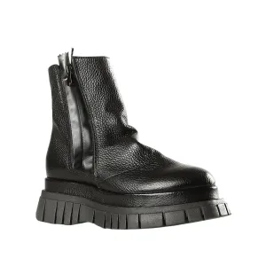 Women's Lester Lugg Moto Boot In Black