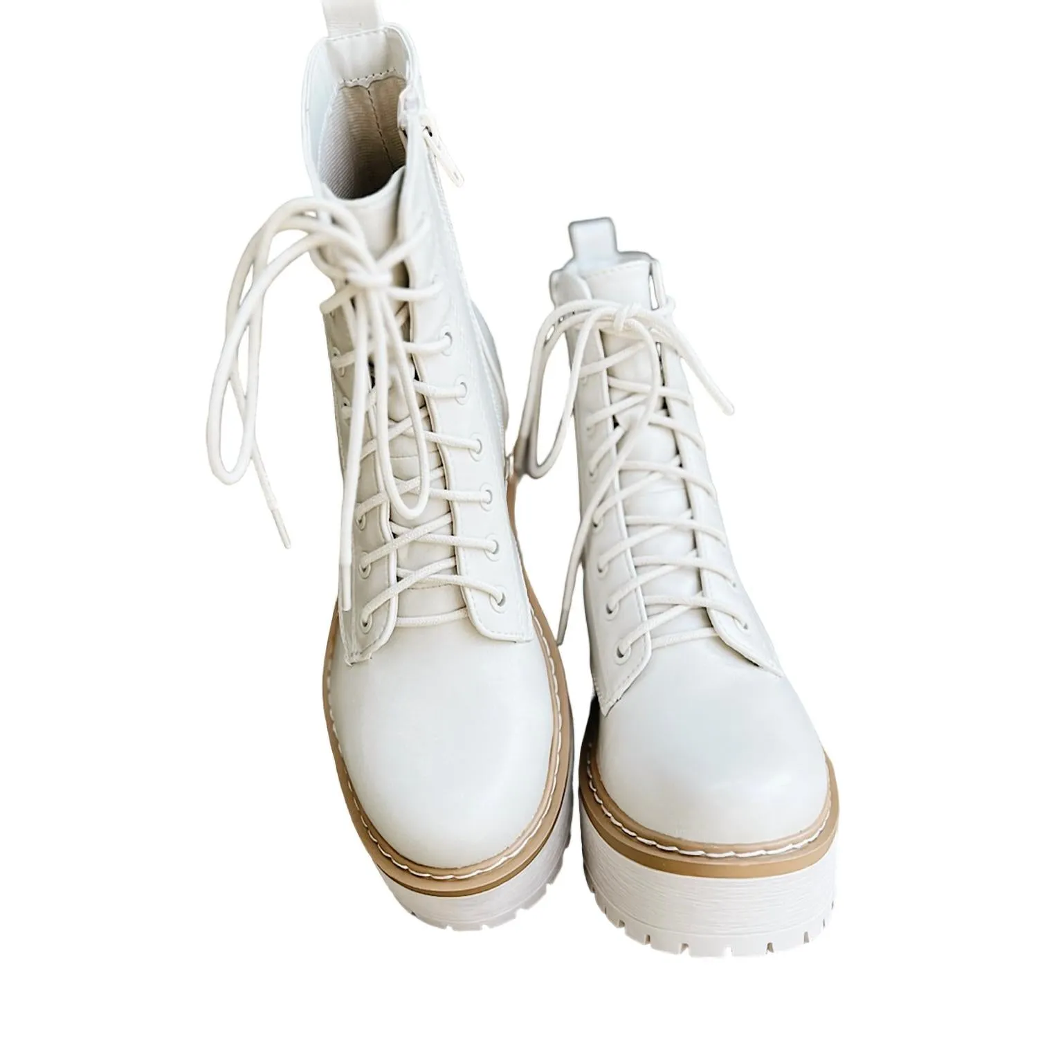 Women's Lug Sole Boot In White