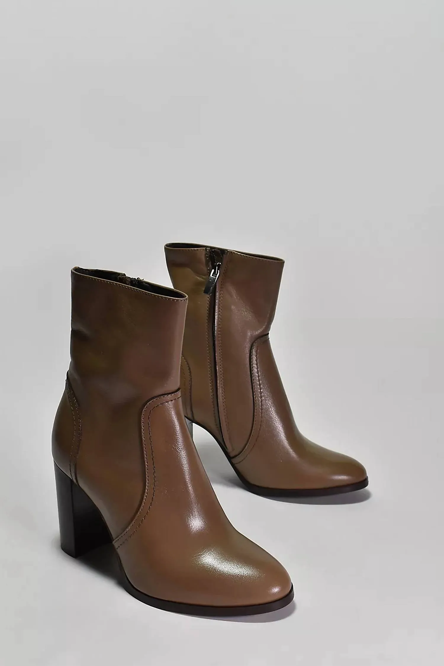 Women's Portia Boots In Taupe