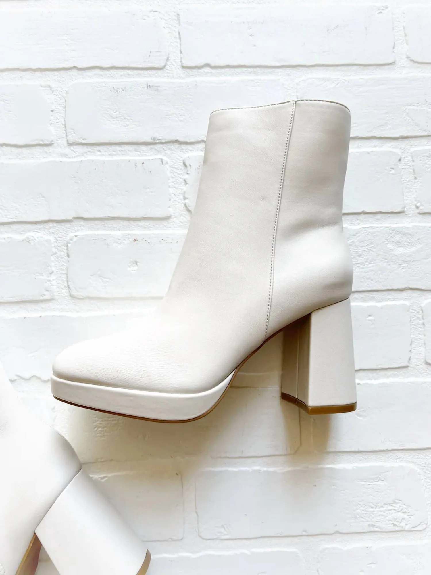 Women's Slug Bug Boots In Ivory