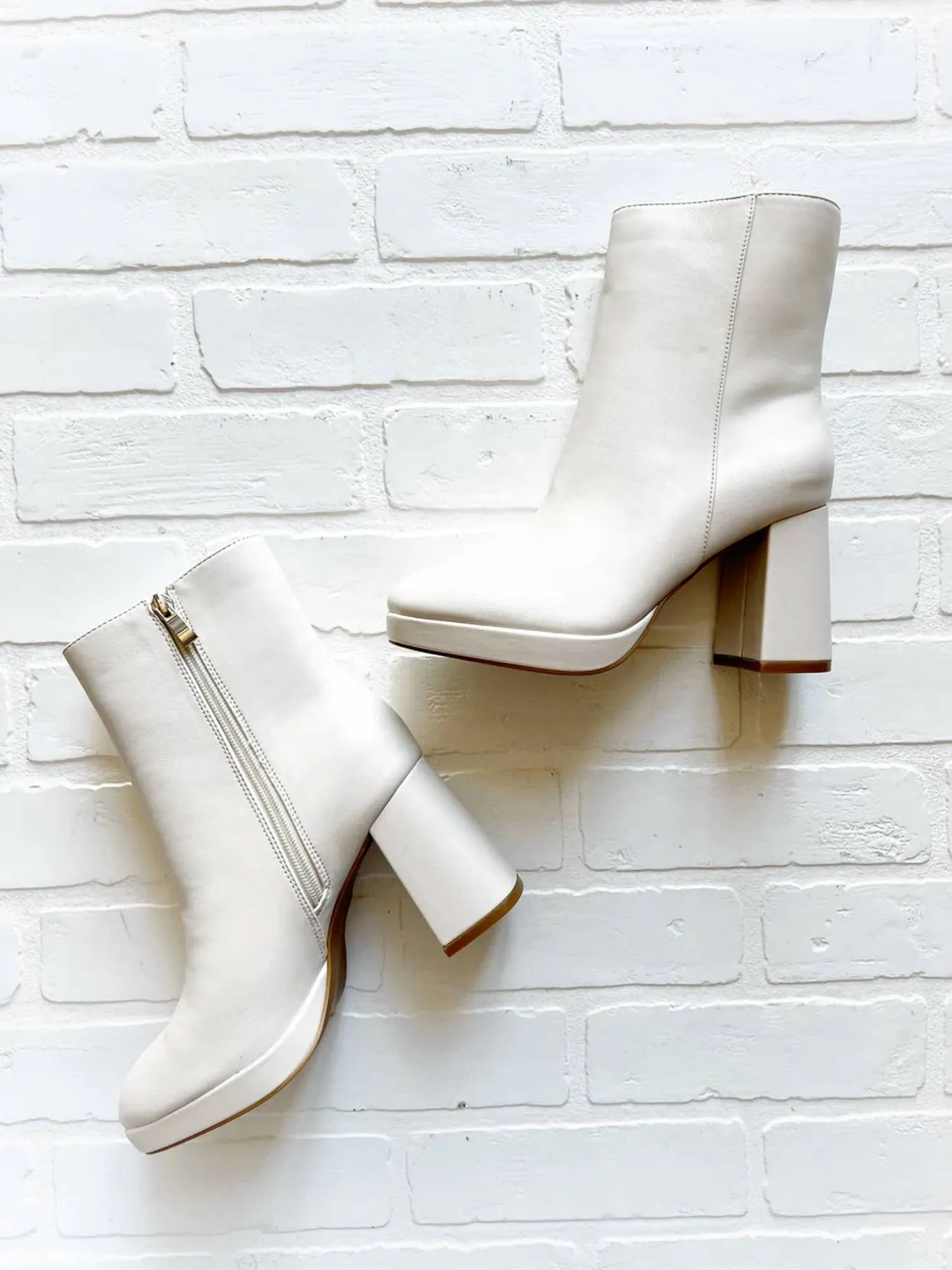 Women's Slug Bug Boots In Ivory